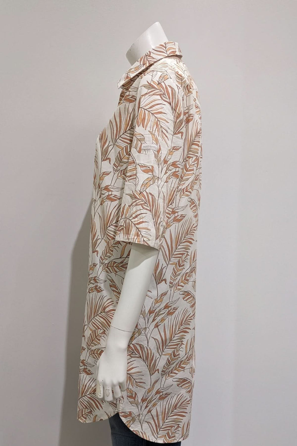 Robe imprimée LEONIE en tissu léger, coupe droite pour une silhouette fluide et confortable, idéale pour l'été.