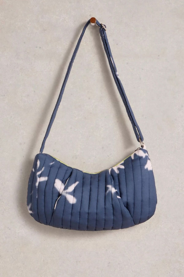 Sac bandoulière Zoe en cyanotype, forme moelleuse, motif artistique, idéal pour un look créatif.