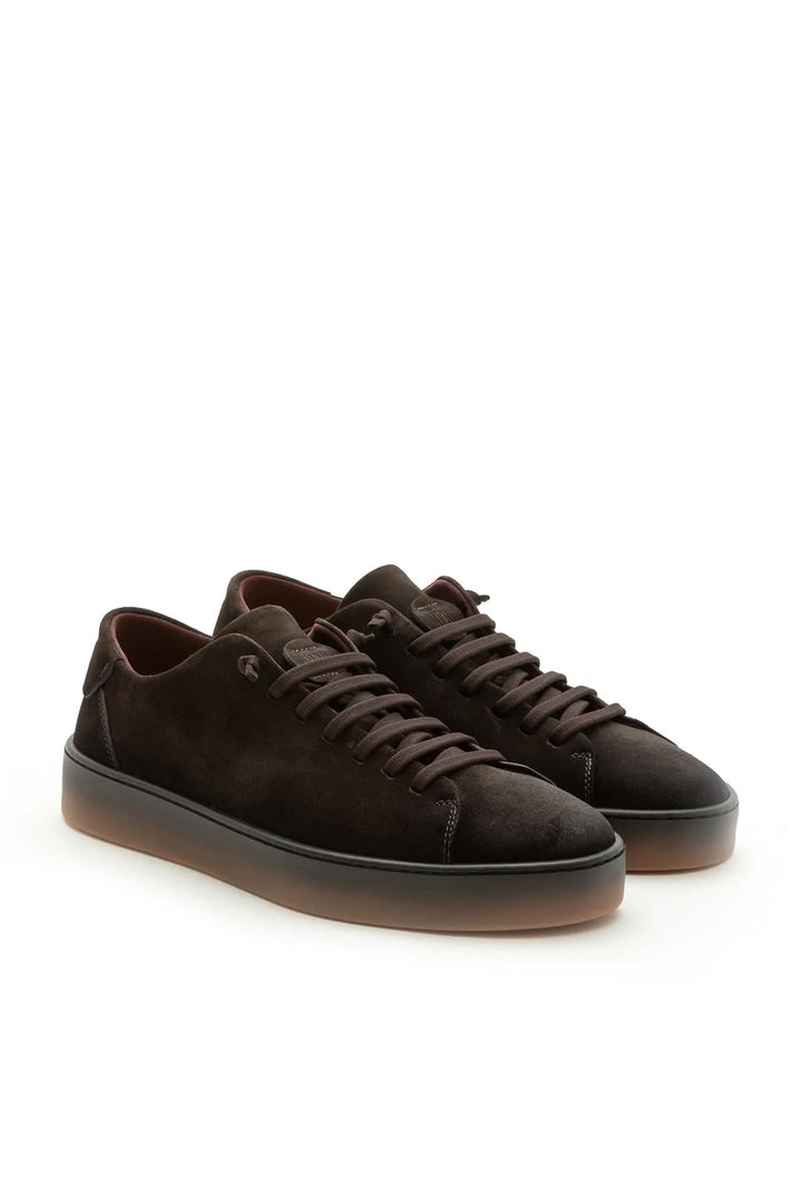 Sneaker homme cuir veau finition travaillée en noir, semelle haut de gamme, lacets élastiques, fabrication artisanale italienne.