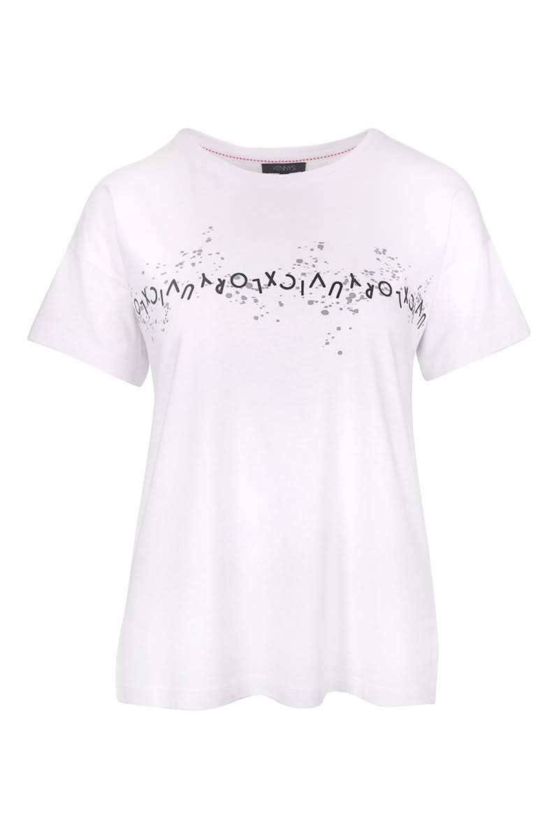 T-shirt imprimé graphique avec encolure ronde et manches courtes, silhouette épurée, tissu doux, coupe droite confortable.