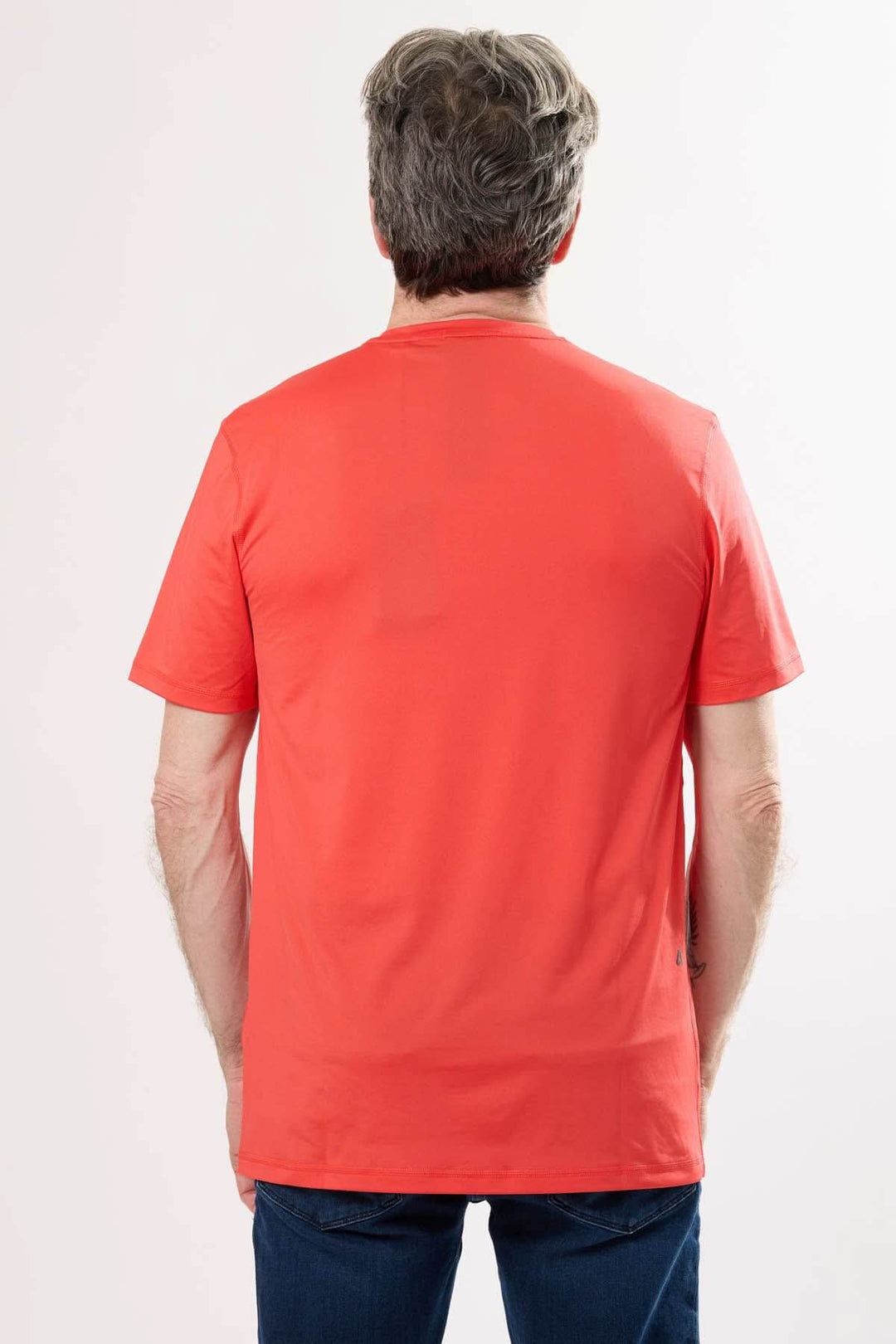T-shirt à logo BOSS pour homme, vue arrière, couleur corail, en tissu léger et extensible.