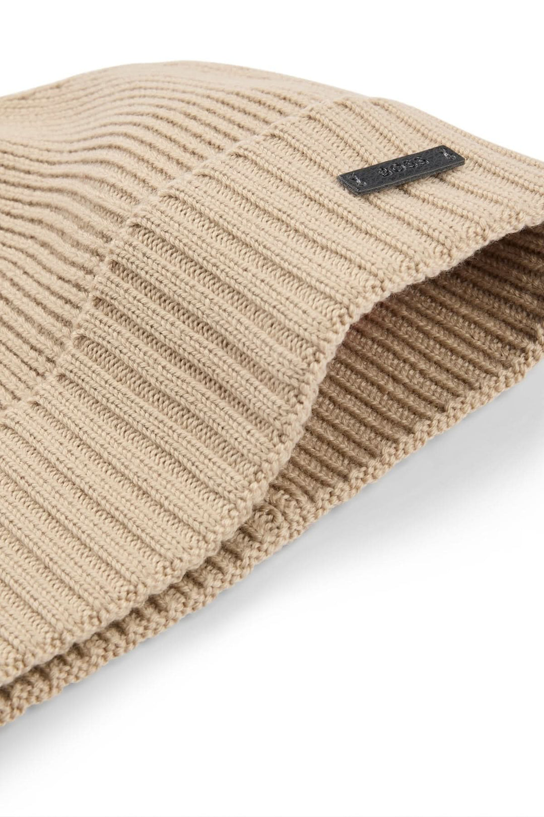 Bonnet en laine beige avec structure côtelée et étiquette logo synthétique de BOSS.