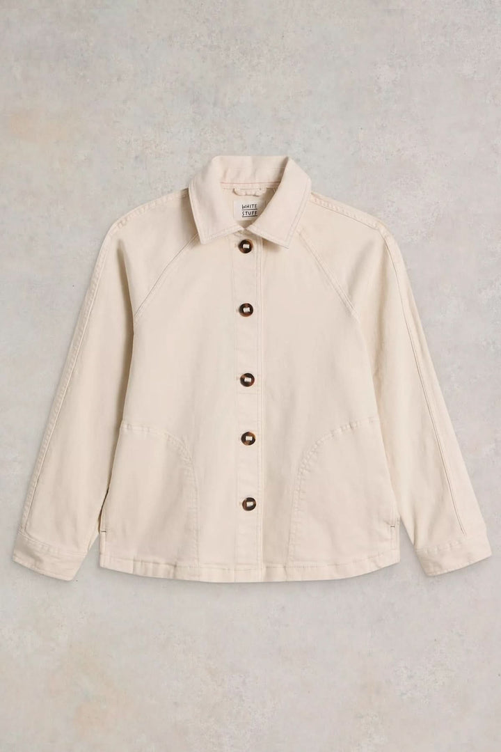 Veste en denim Eden à col, coupe droite avec fermeture boutonnée et col chemise, idéale pour une tenue casual ou soignée.