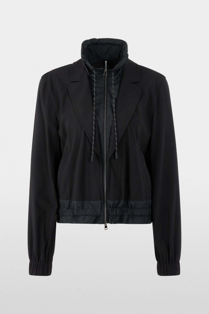 Veste légère à col blazer et poignets élastiques, style sportif et élégant, avec fermeture éclair et poches latérales, non doublée.