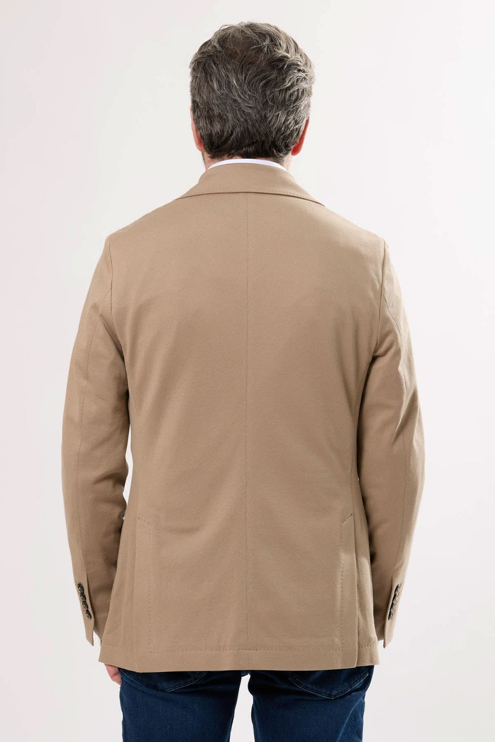 Veston en coton extensible, vue arrière, couleur beige, coupe moderne et confortable.
