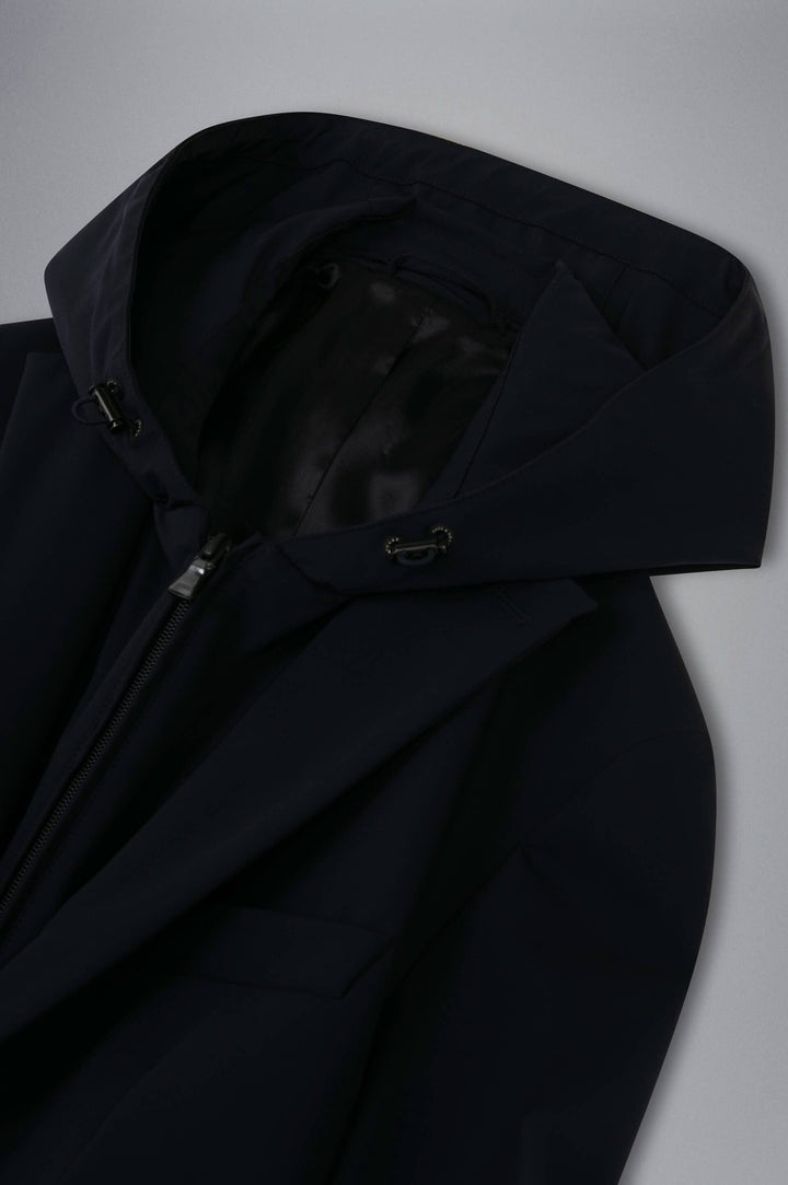 Veston extensible à capuchon de Paul and Shark en noir, alliant confort et style moderne.