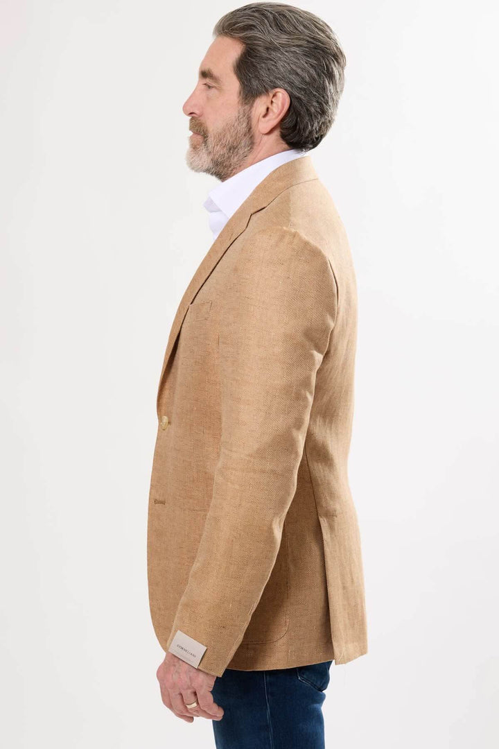 Veston texturé beige, coupe semi-ajustée, idéal pour un look élégant et décontracté en toute occasion.