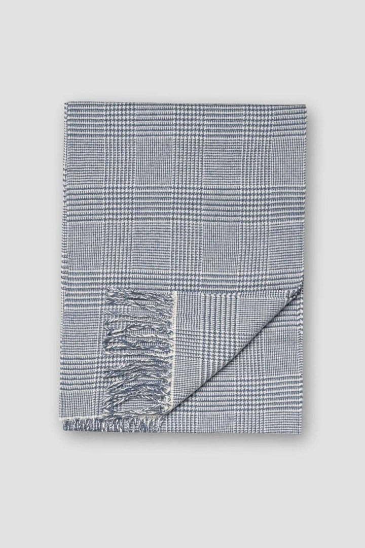 Foulard prince-de-galles à carreaux bleu pâle, élégant et polyvalent, parfait pour toutes les occasions.