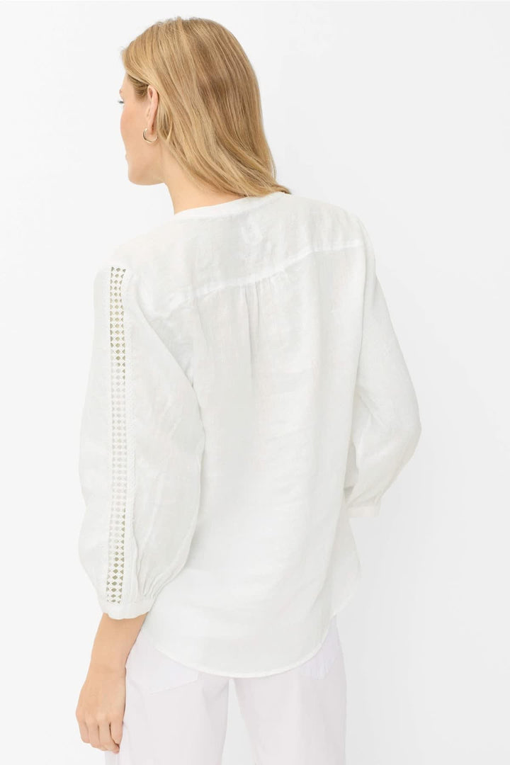Vue de face blouse en lin manches ajourées Brax pour femme beige - Valérie Simon