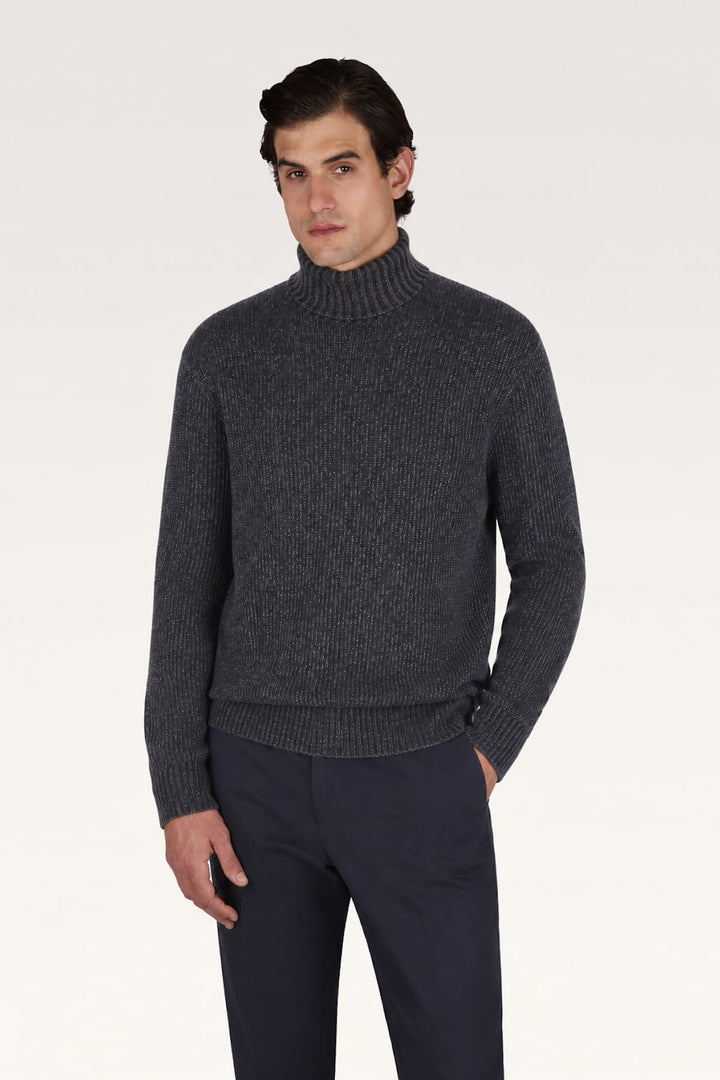 Front view of a gray Paul and Shark men&