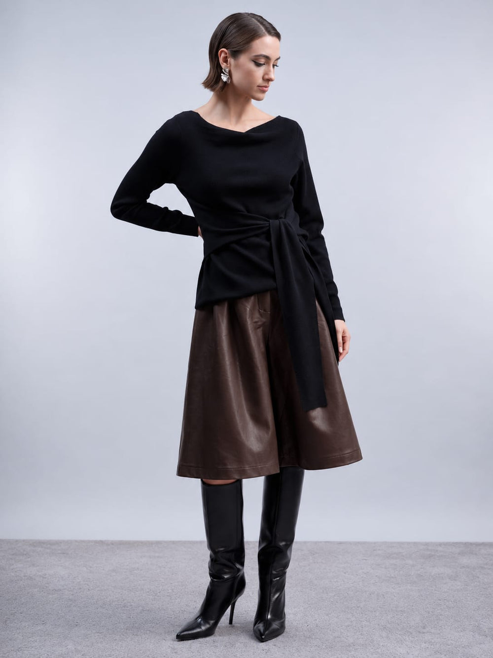 Front view of a red sweater with a Haako bow for women - Valérie Simon