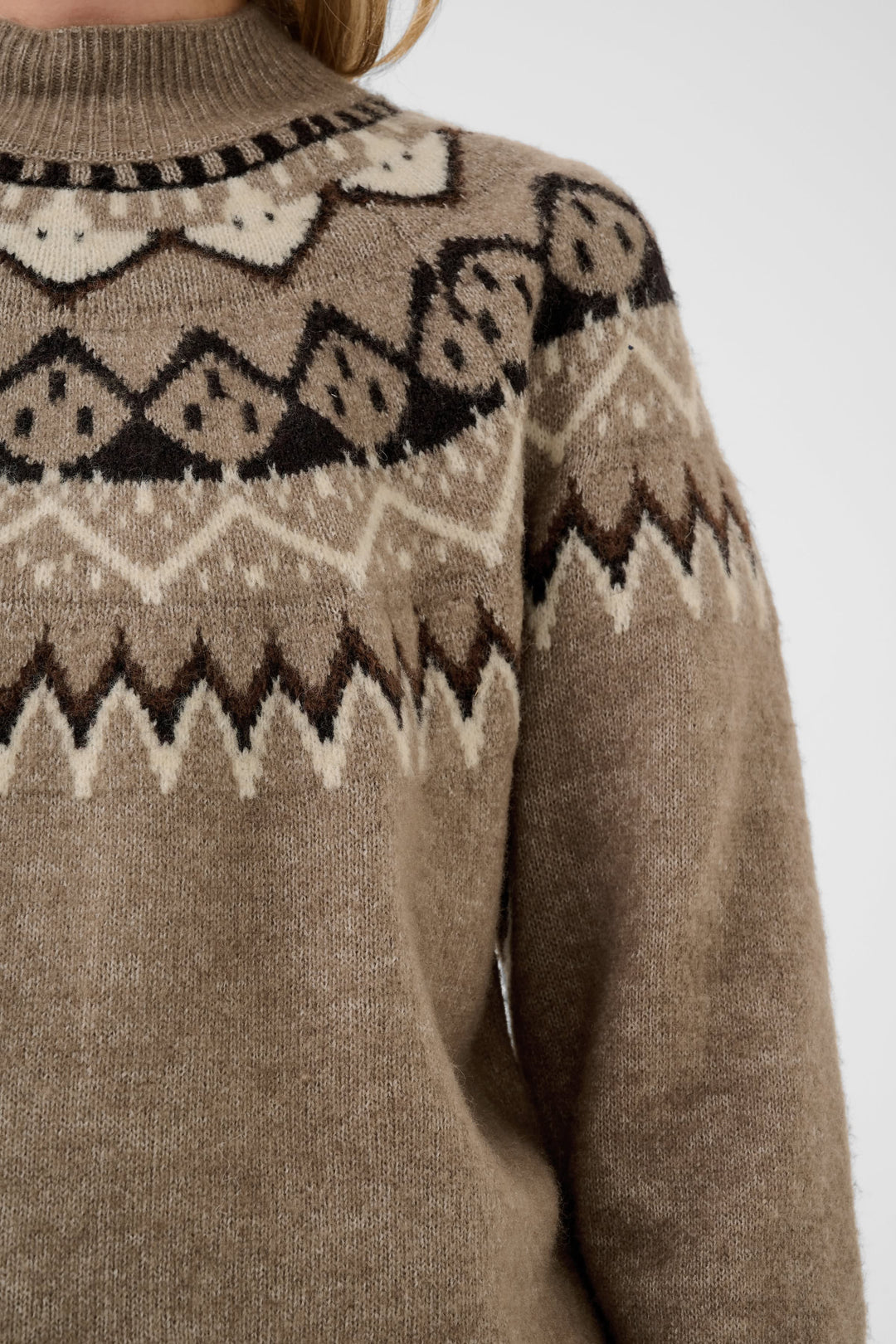 Front view of women’s white Nordic jacquard sweater with red patterns - Valérie Simon