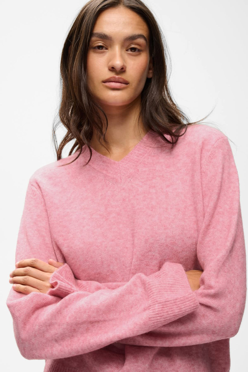 Vue de face chandail col V Inwear pour femme blanc, détail texture côtelée - Valérie Simon