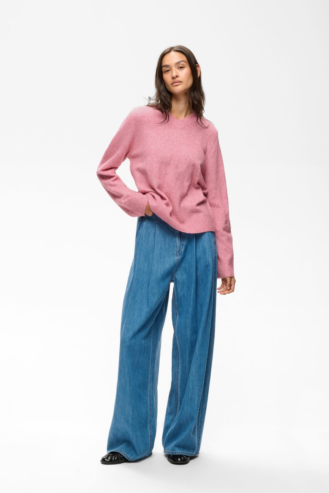 Vue de face chandail col V Inwear femme gris avec bord-côte et manches longues - Valérie Simon