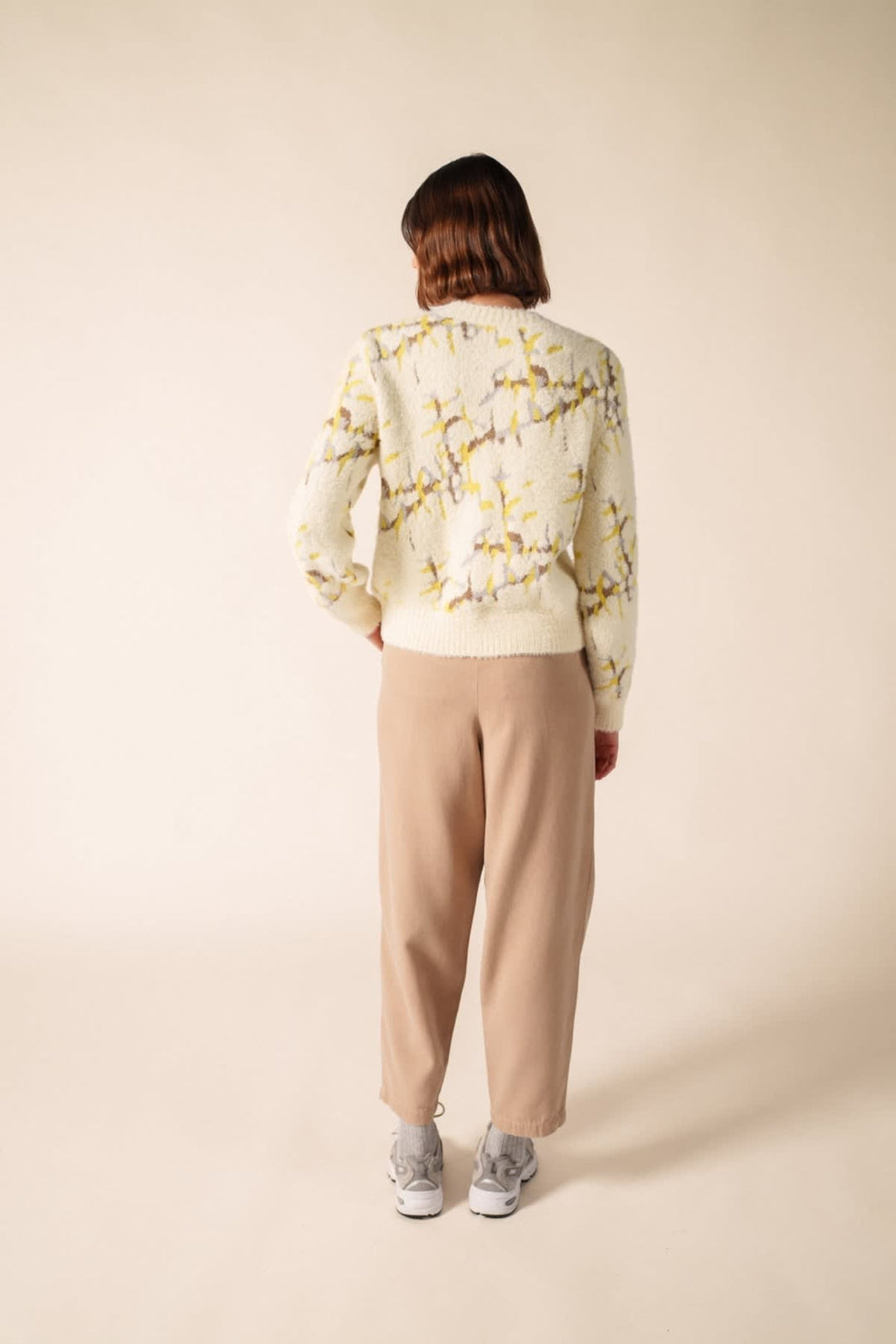 Vue de détail chandail jacquard LEEDS Saint James pour femme noir avec motifs uniques - Valérie Simon