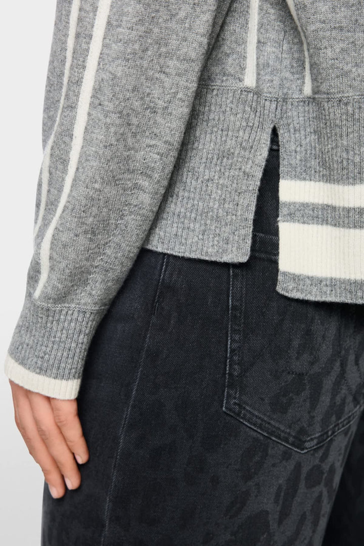 Chandail en laine et cachemire avec inscription Paris vue de face pour femme Marc Cain
