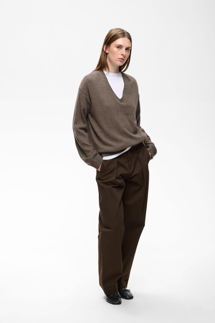 Vue de face chandail en laine Inwear pour femme beige avec col roulé et manches longues - Valérie Simon