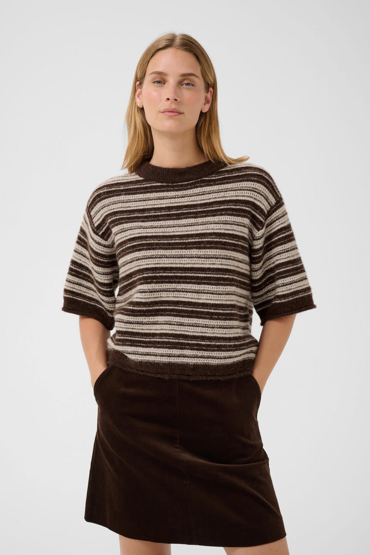 Vue de face chandail en maille Cerys beige avec col roulé Part Two pour femme - Valérie Simon