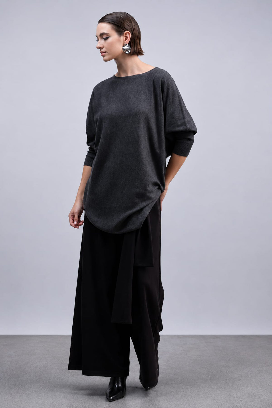 Front view of the Haako women&