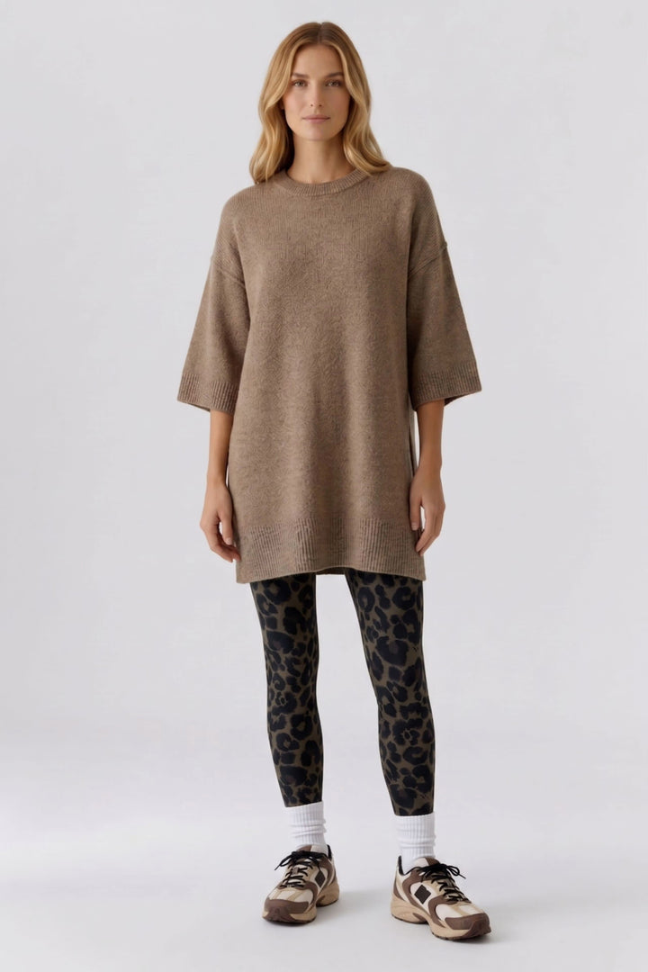 Vue de dos chandail long en laine Oui pour femme beige avec texture côtelée - Valérie Simon