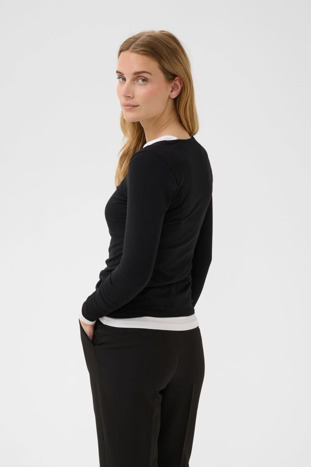 Vue de face chandail mince Nemajas Part Two pour femme gris avec col rond - Valérie Simon
