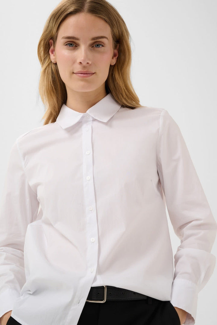 Vue de face chemise Part Two pour femme blanche col classique boutons - Valérie Simon