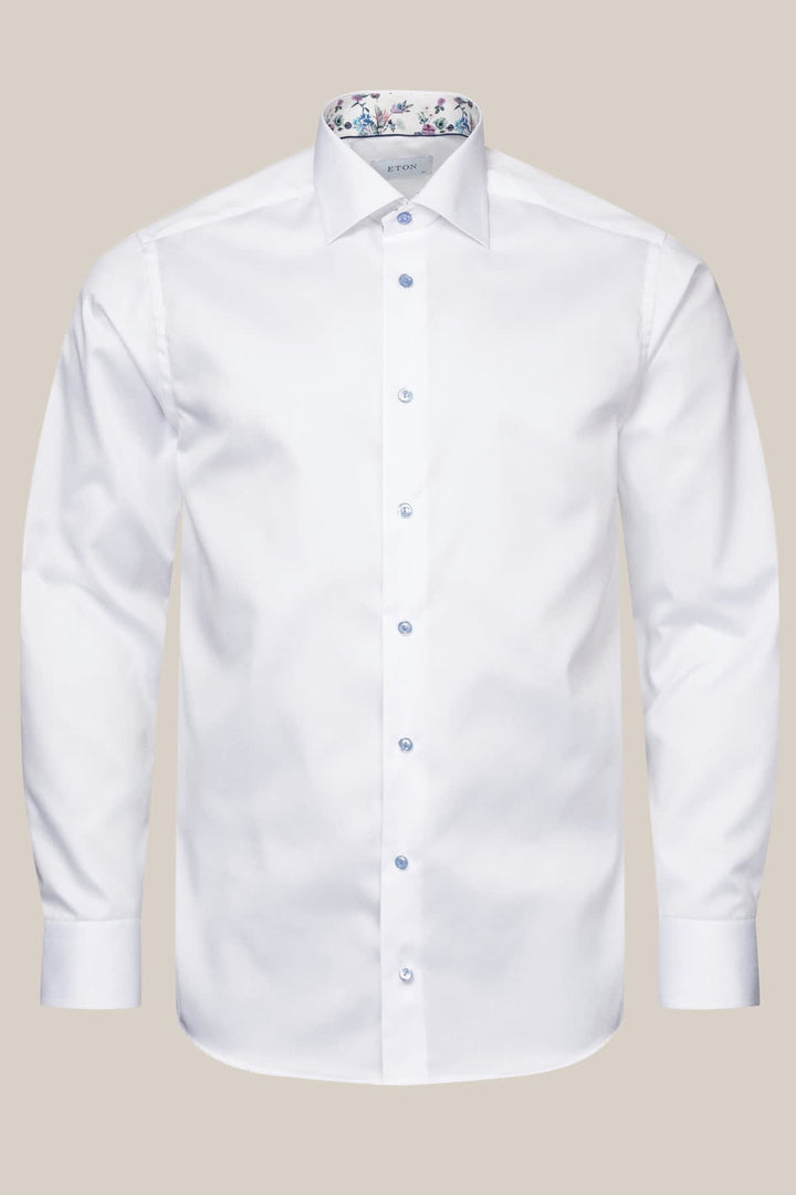 Vue de face chemise Eton avec fleurs contrastantes pour homme blanche - Valérie Simon