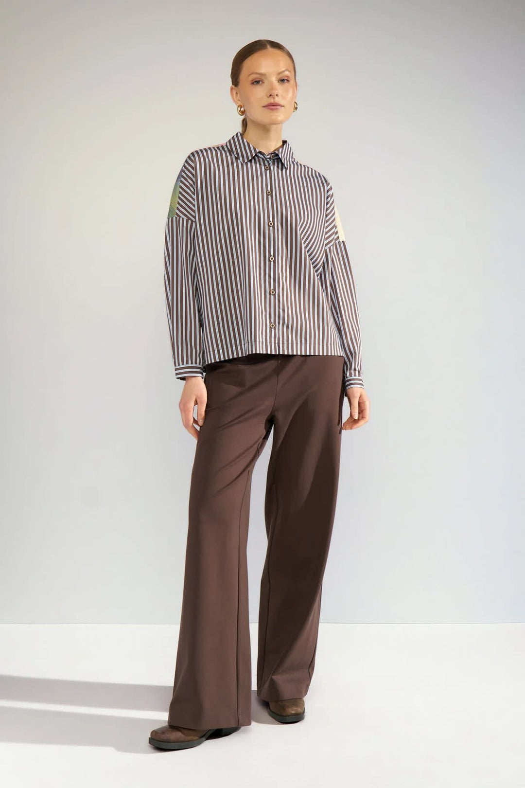 Front view of the women&