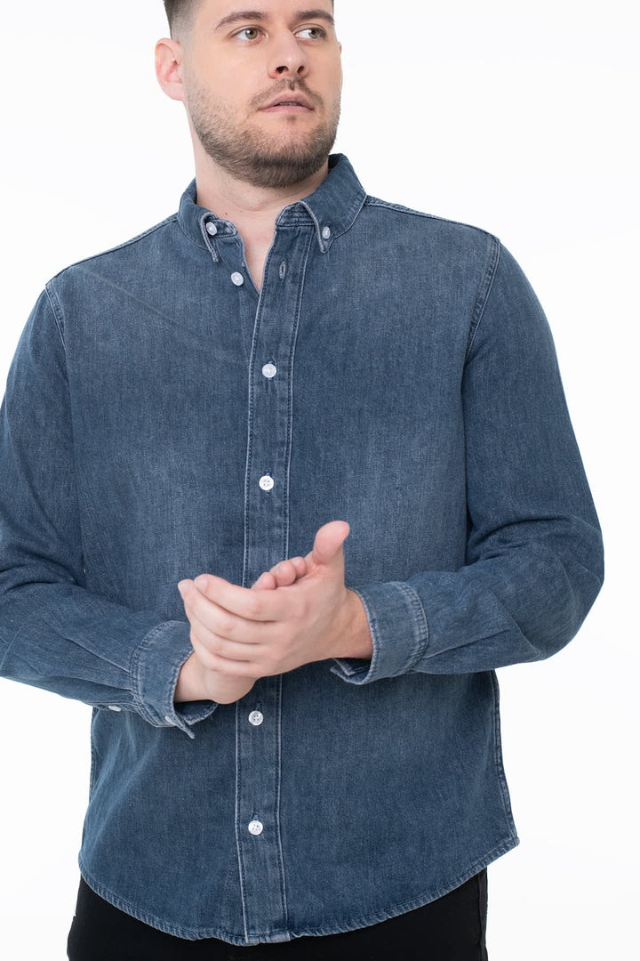 Vue de côté chemise sport en denim léger Tom Tailor pour homme en bleu clair - Valérie Simon