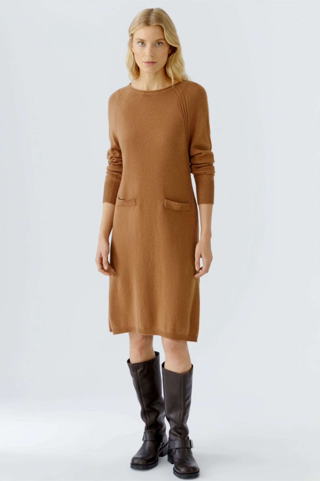 Robe tricotée à manches longues et poches plaquées