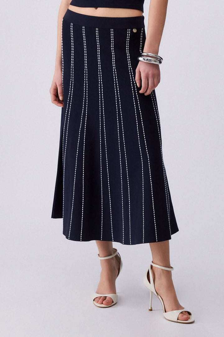 Jupe midi évasée à motif rayé