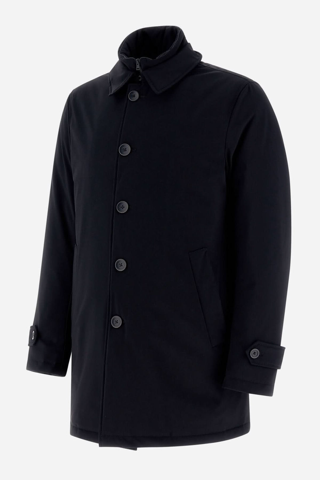 Trench coat noir en tissu extensible, résistant à l'eau, avec boutonnière et poches latérales.