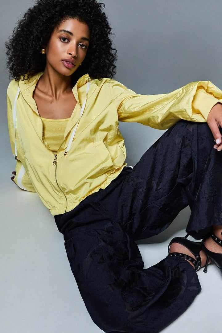 Veste légère à capuche zippée