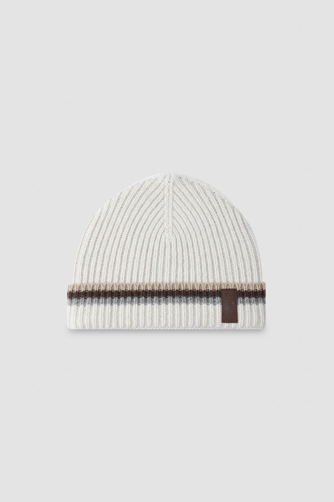 Tuque à revers en tricot côtelé blanc avec rayures contrastantes et logo, idéale pour le style décontracté.