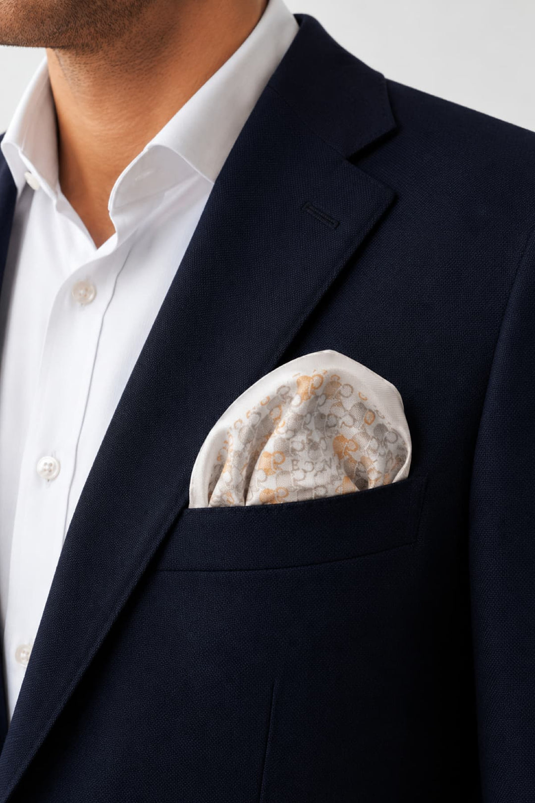 Eton scarf for men with a colorful geometric pattern, detailed view, touches of blue and brown - Valérie Simon
