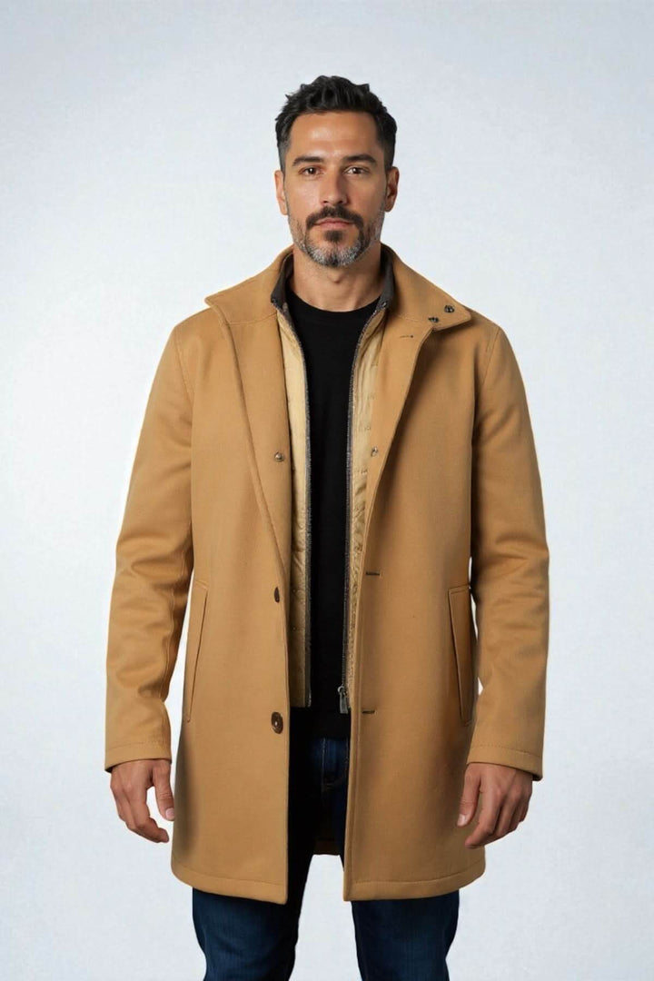 Manteau en laine et cachemire Coxtan pour homme, couleur camel, coupe décontractée, idéal pour tenues formelles ou décontractées.