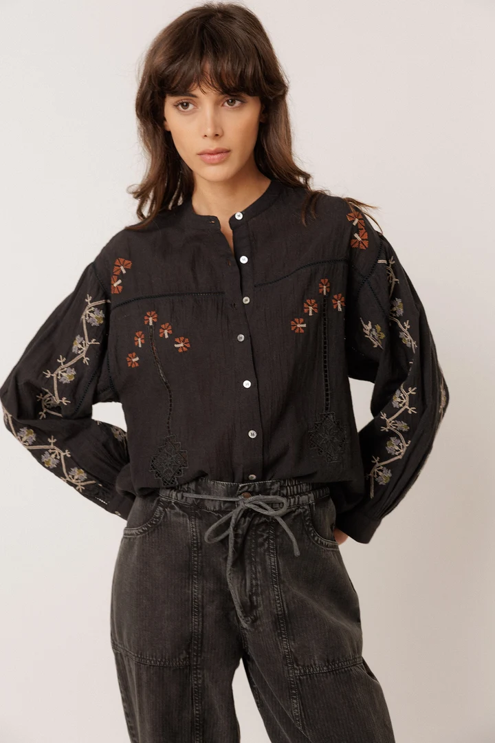 Embroidered long-sleeve blouse 