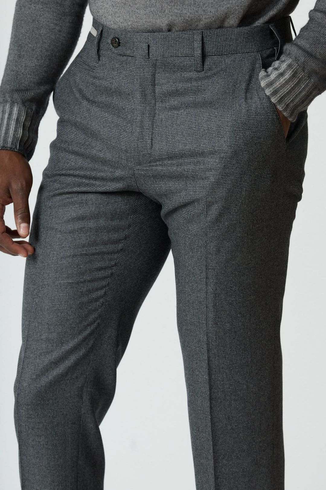 Pantalon habillé en laine à petits carreaux