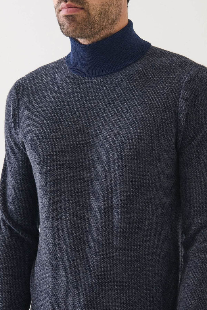 Col roulé texturé en laine mérinos extra-fine
