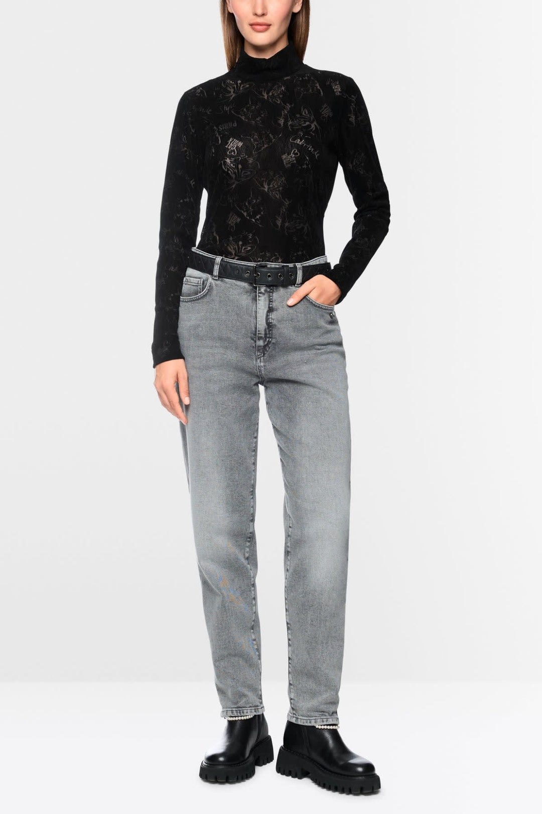 Chandail à col roulé en velours stretch motif chat vue de face pour femme Marc Cain