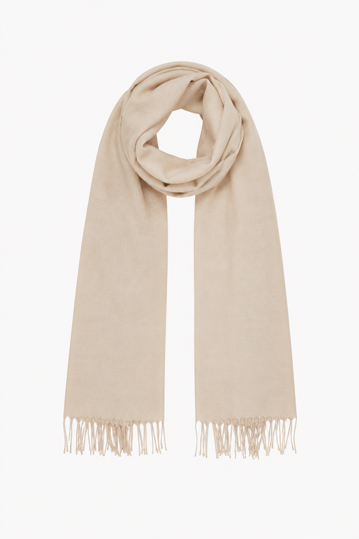 Solid-color scarf with fringe