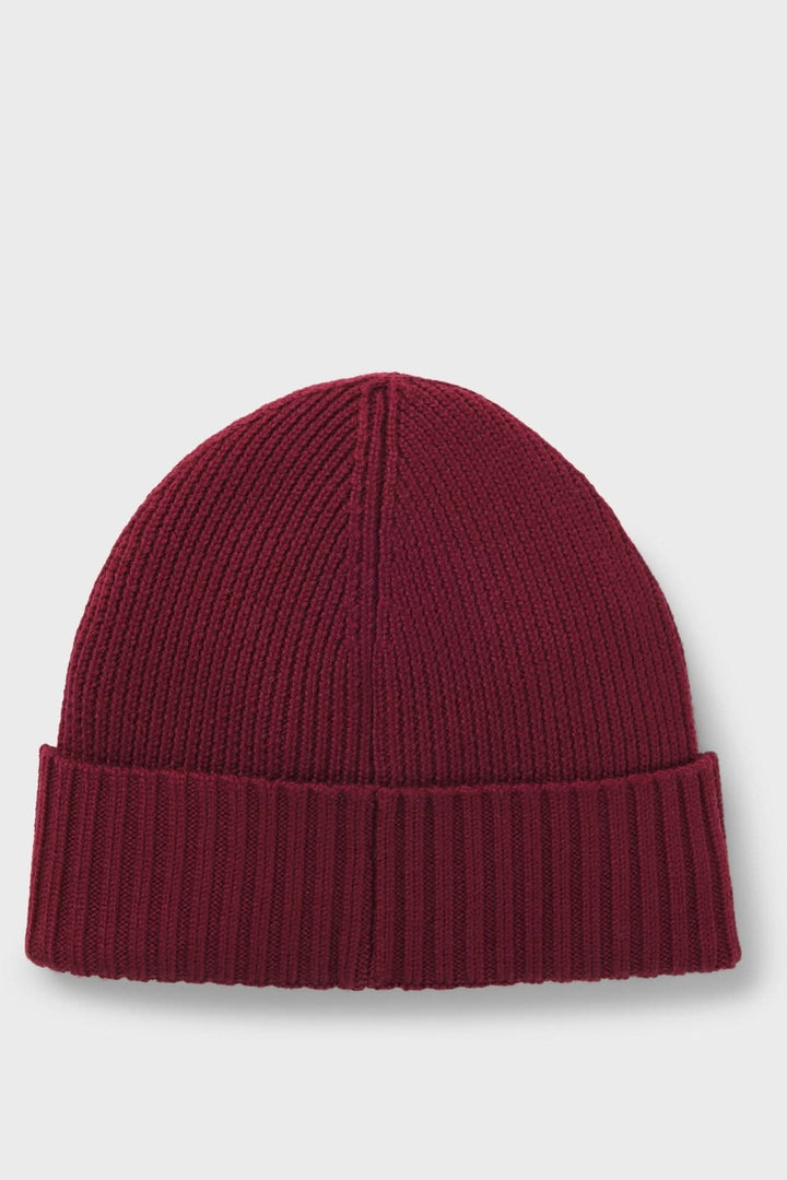 Tuque en laine vierge à maille épaisse BOSS bordeaux avec logo en tissu enduit, accessoire d'hiver élégant et chaud.