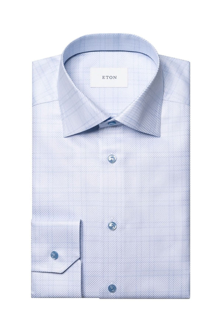 Chemise en coton bleu clair à carreaux fins, élégante et moderne avec motif ton sur ton, col ouvert, pour occasions professionnelles.