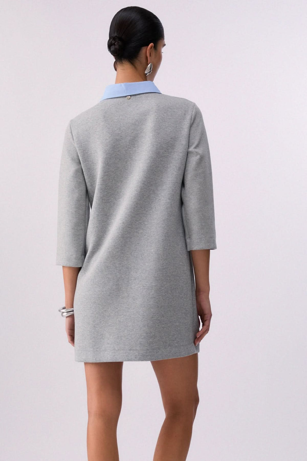 Robe courte à col polo orné