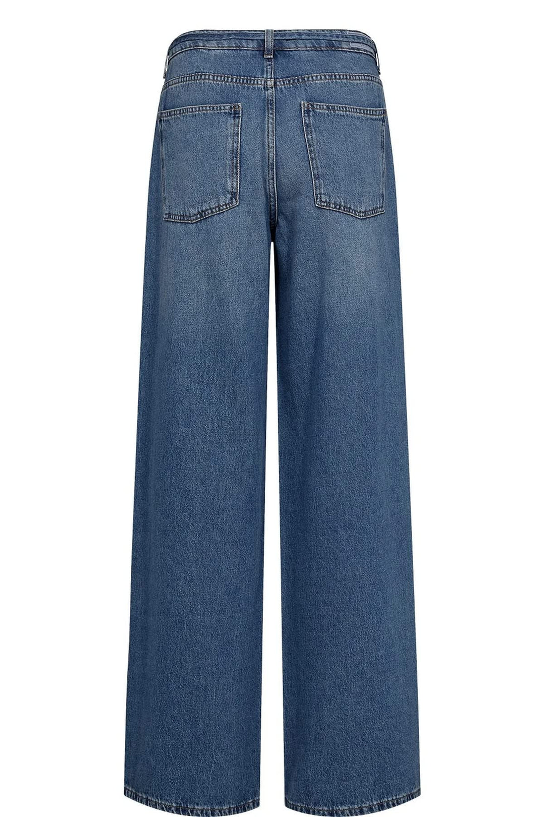Front view of Numph women&