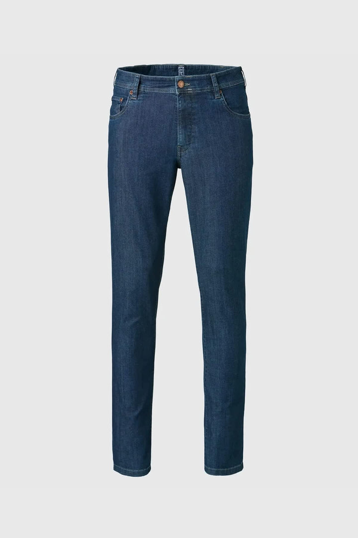 Vue de côté jean coupe moderne M-5 pour homme bleu foncé avec rivets argentés - Valérie Simon