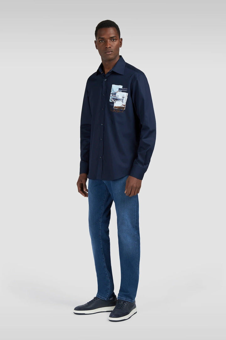 Side view of the modern Paul and Shark men&