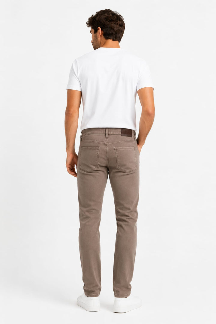 Vue latérale jean coupe moderne Paige pour homme gris avec effet délavé - Valérie Simon
