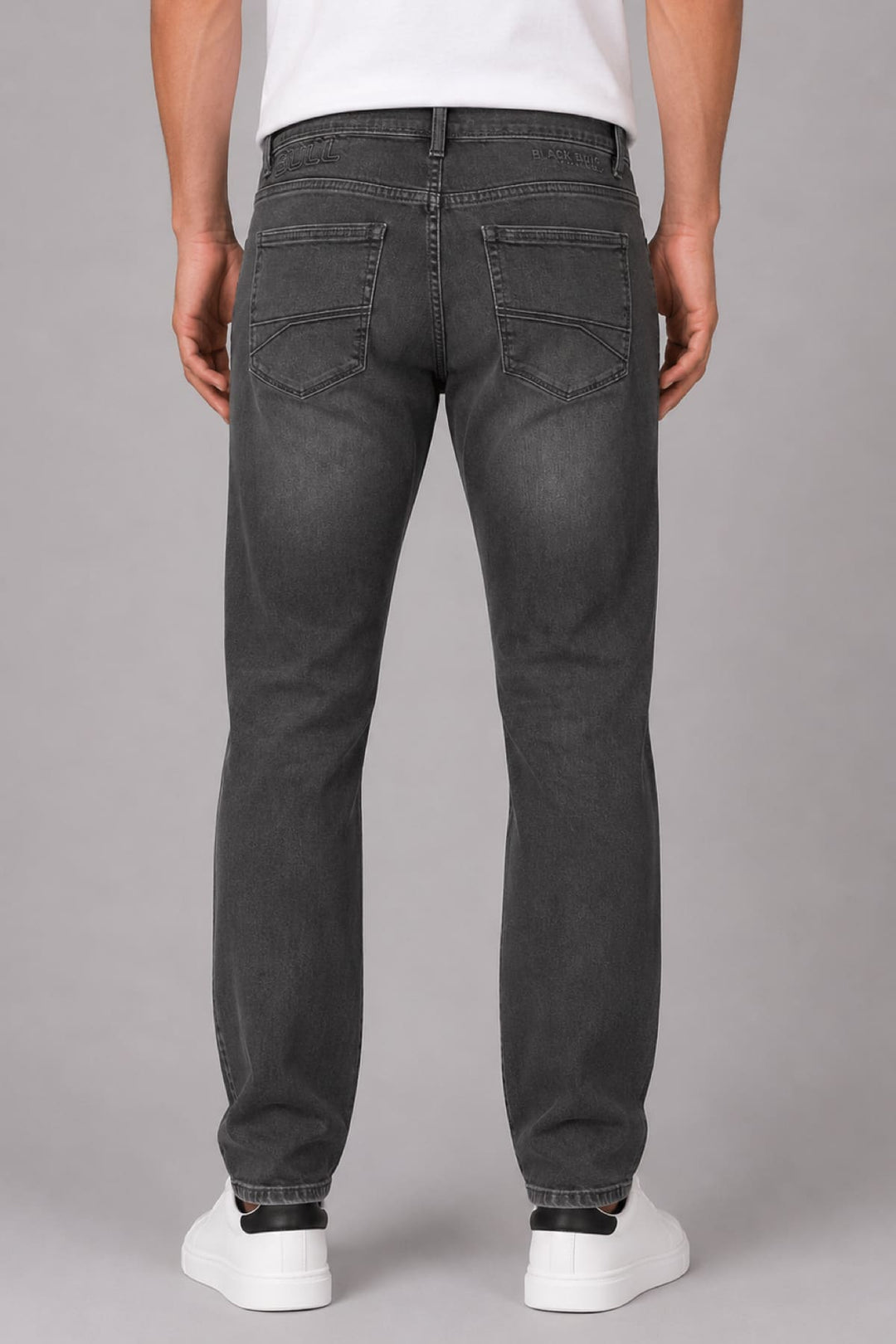Side view of the modern Black Bull men&