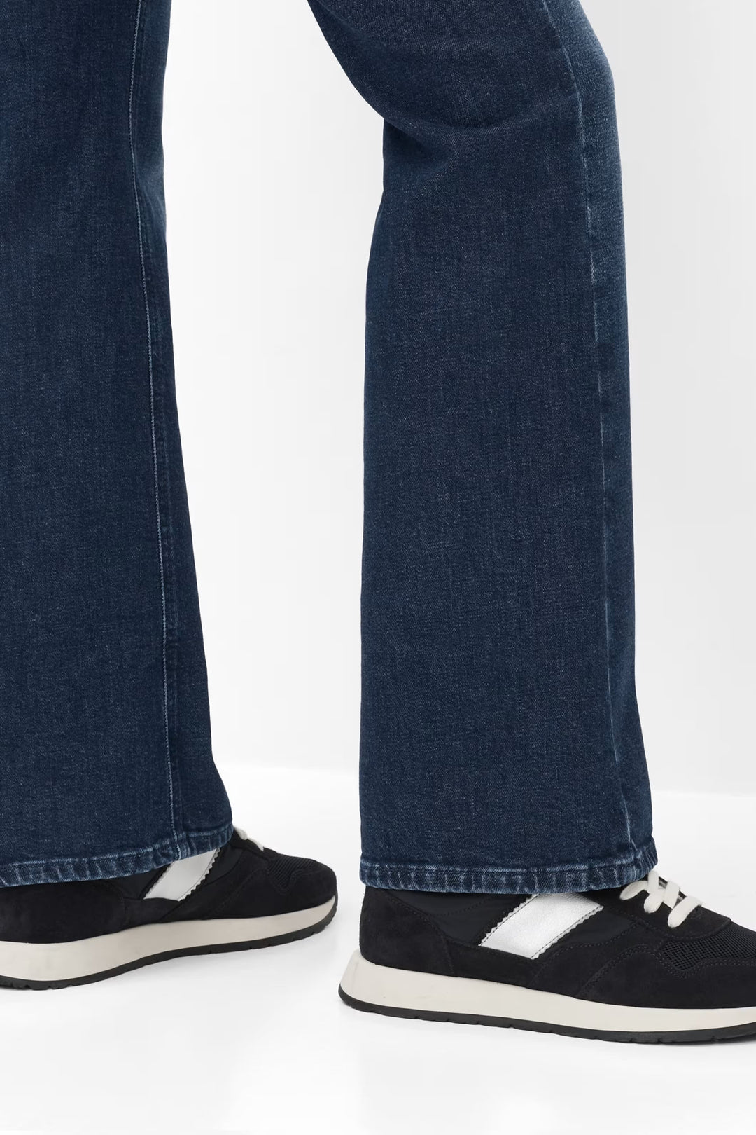 Mary flared jeans with a high Size front view for women Brax